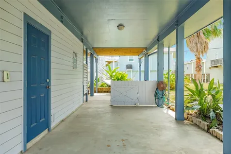 13819 San Domingo Drive Galveston TX 77554
