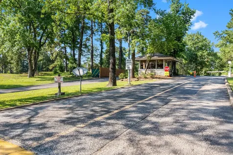 172 N Fairway Loop Coldspring TX 77331