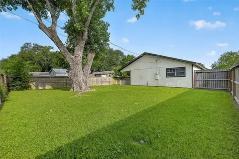 2301 7th Avenue N Texas City TX 77590
