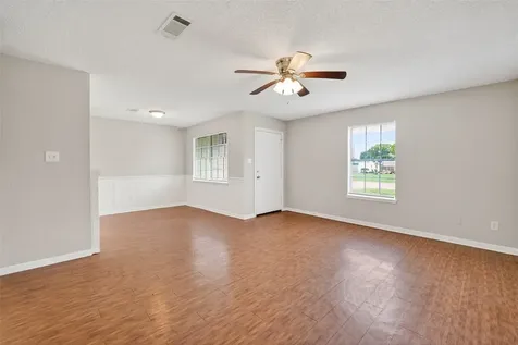 2301 7th Avenue N Texas City TX 77590