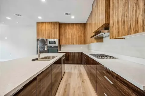 1111 W 21st Street Houston TX 77008