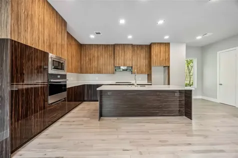 1111 W 21st Street Houston TX 77008