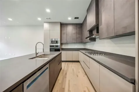 1111 W 21st Street Houston TX 77008