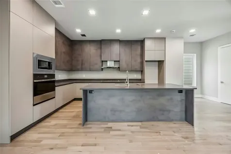 1111 W 21st Street Houston TX 77008