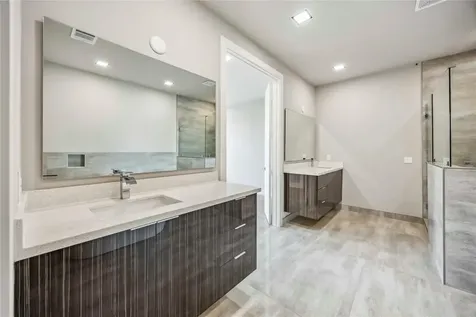 1111 W 21st Street Houston TX 77008