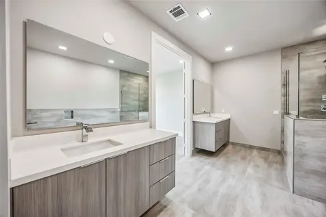 1111 W 21st Street Houston TX 77008