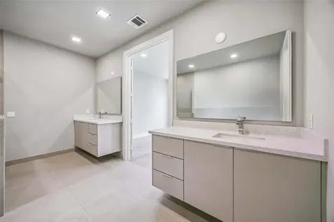 1111 W 21st Street Houston TX 77008