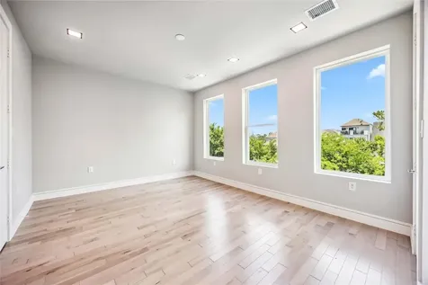 1111 W 21st Street Houston TX 77008