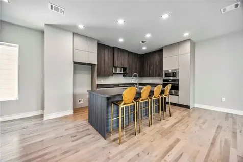 1111 W 21st Street Houston TX 77008