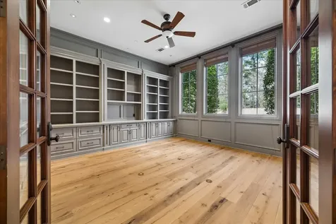 8 Greyton Lane Houston TX 77024