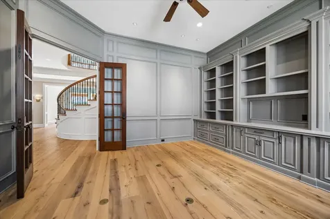 8 Greyton Lane Houston TX 77024