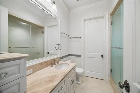 8 Greyton Lane Houston TX 77024