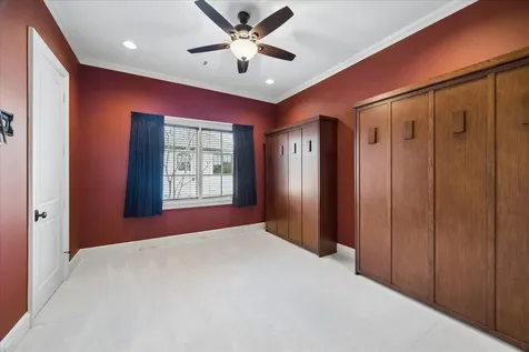 8 Greyton Lane Houston TX 77024