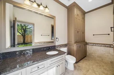 8 Greyton Lane Houston TX 77024