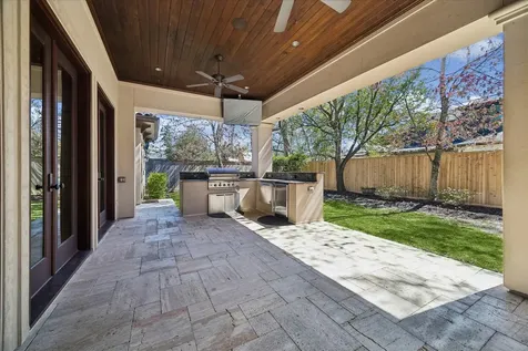 8 Greyton Lane Houston TX 77024