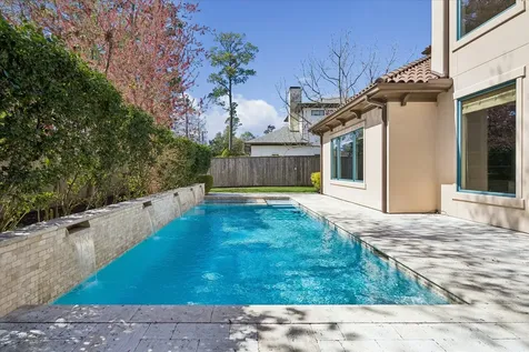8 Greyton Lane Houston TX 77024