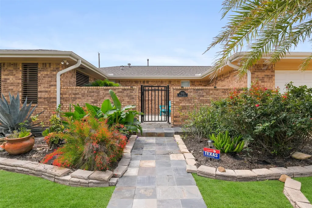7806 Pruitt Drive Galveston TX 77554