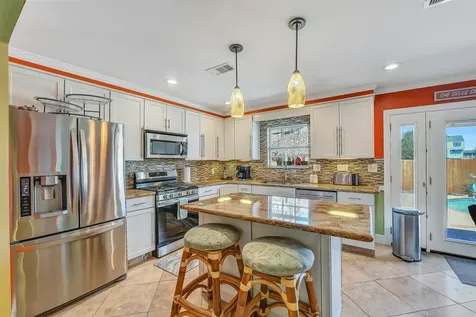 7806 Pruitt Drive Galveston TX 77554