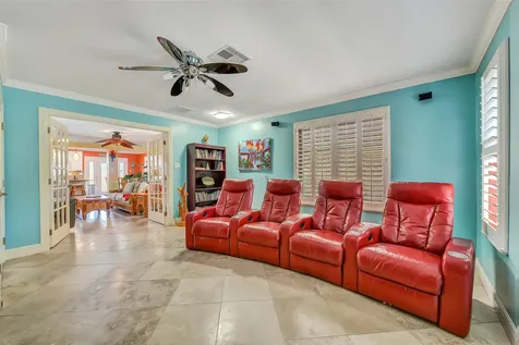 7806 Pruitt Drive Galveston TX 77554