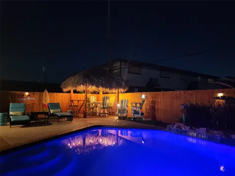7806 Pruitt Drive Galveston TX 77554