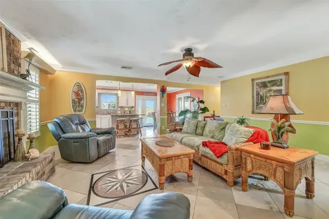 7806 Pruitt Drive Galveston TX 77554