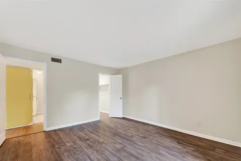 3700 W Clay Street 227 Houston TX 77019