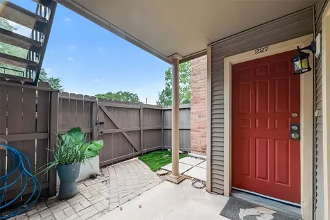 3700 W Clay Street 227 Houston TX 77019