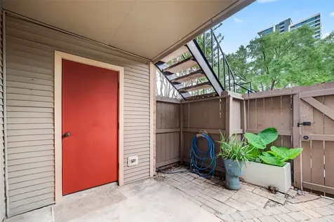 3700 W Clay Street 227 Houston TX 77019