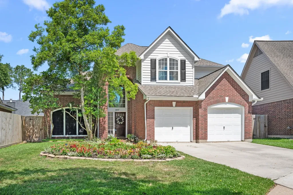 1807 Emerald Lake Court Houston TX 77062