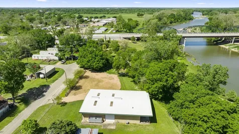 804 Robson Columbus TX 78934