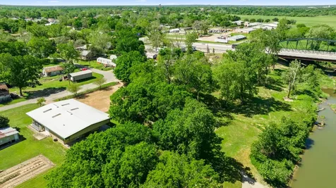 804 Robson Columbus TX 78934