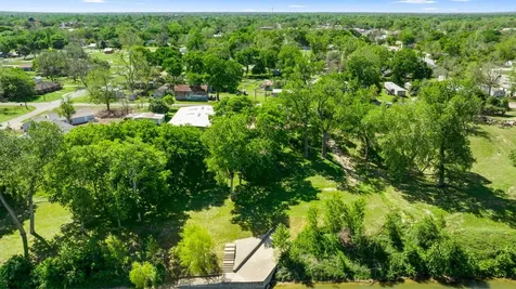 804 Robson Columbus TX 78934