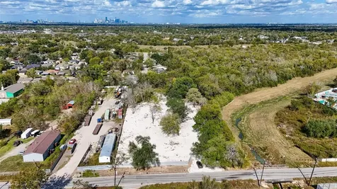 5033 S Acres Drive Houston TX 77048