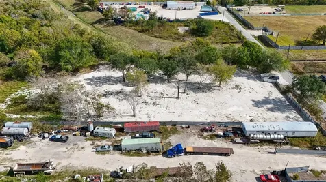 5033 S Acres Drive Houston TX 77048
