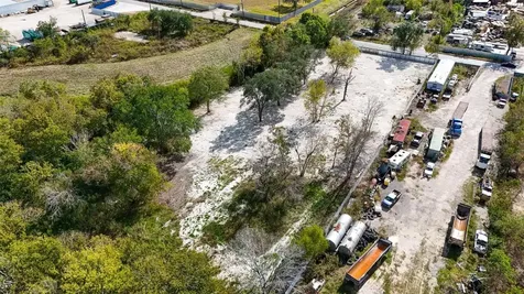 5033 S Acres Drive Houston TX 77048