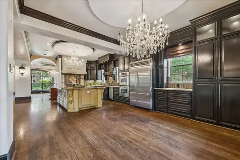 4601 Birch Street Bellaire TX 77401