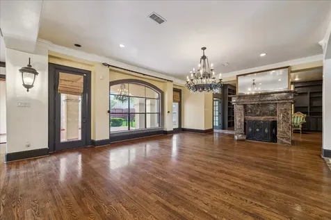 4601 Birch Street Bellaire TX 77401