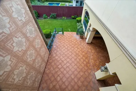 4601 Birch Street Bellaire TX 77401
