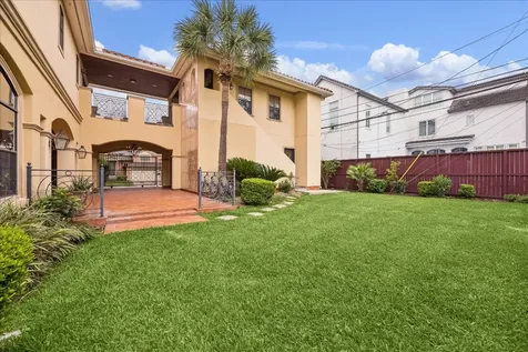 4601 Birch Street Bellaire TX 77401