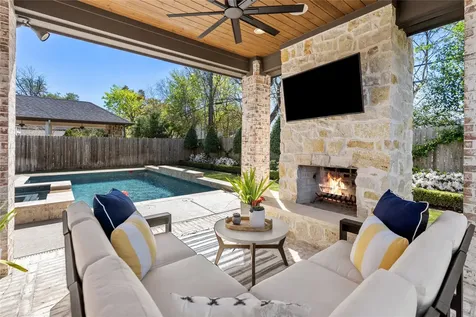 6433 Schiller Street Houston TX 77055