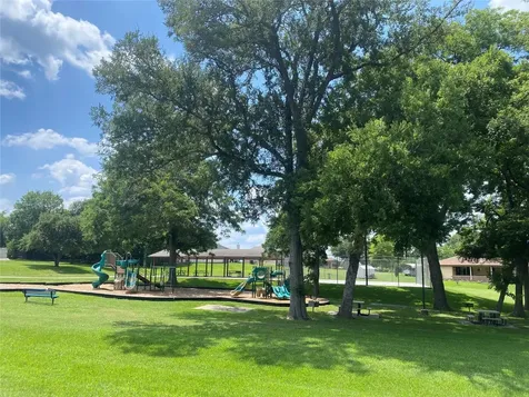 423 Paradise Lane Montgomery TX 77356