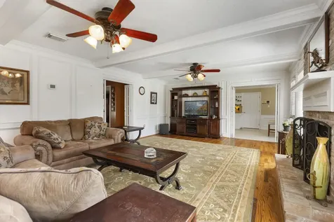 5619 Willow Walk Street Houston TX 77069
