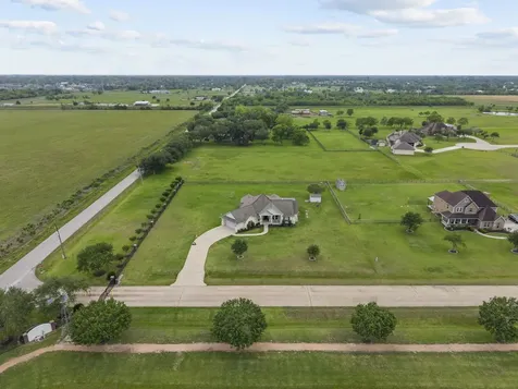 16003 Three Oaks Boulevard Santa Fe TX 77517