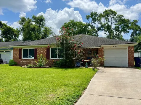 424 Evans Street Angleton TX 77515