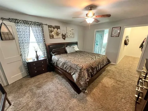 424 Evans Street Angleton TX 77515