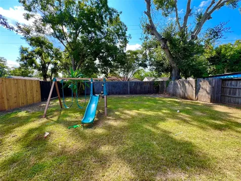 424 Evans Street Angleton TX 77515