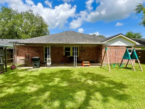 424 Evans Street Angleton TX 77515