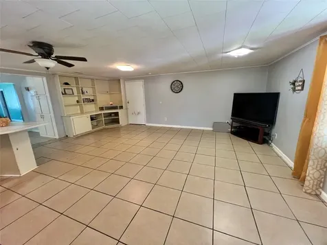 424 Evans Street Angleton TX 77515