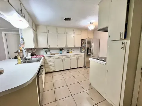 424 Evans Street Angleton TX 77515