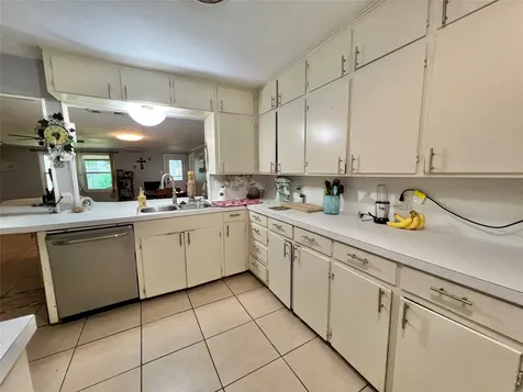 424 Evans Street Angleton TX 77515